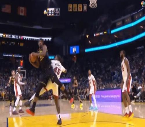 塔图姆正面,回应,畏惧,凤凰彩票,凤凰彩票官网,凤凰彩票Phoenix,Lottery官网