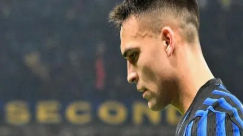 南非超赛果连连惊喜！三连冠佳绩，大比分制胜，实力演绎绿茵传奇！